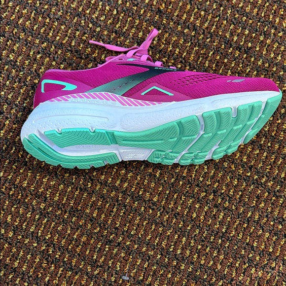 Brooks Women’s Adrenaline GTS 23 Sneakers Size 9.5 - Picture 3 of 4